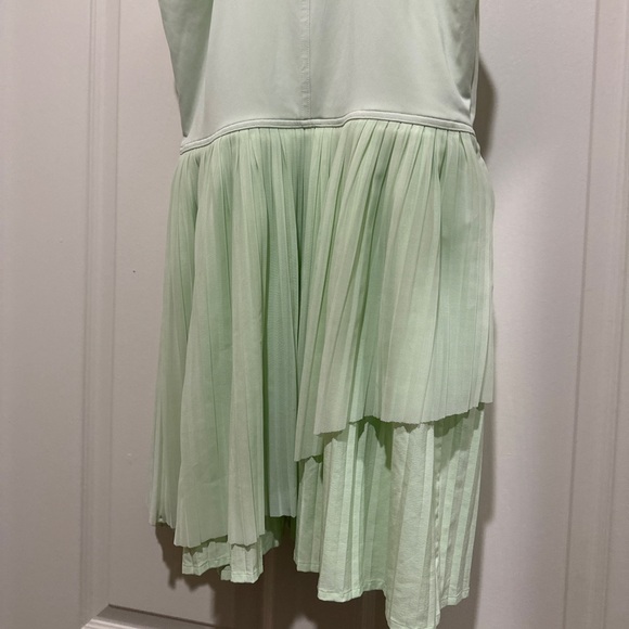 Lululemon Tiered Pleats Kohlrabi Green Tennis Dress - Picture 10 of 10